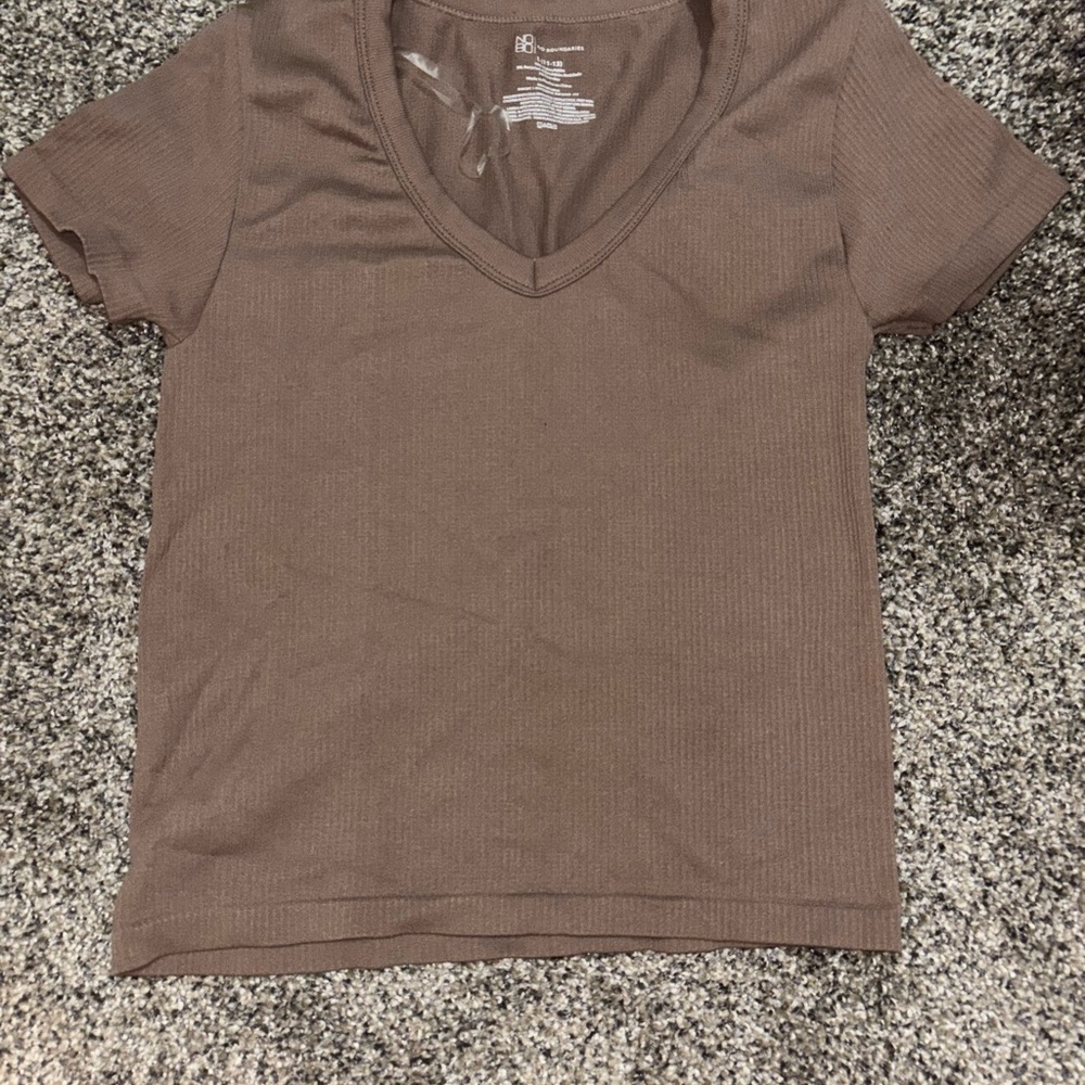 No Boundaries Chocolate V-Neck Short Sleeve Tee